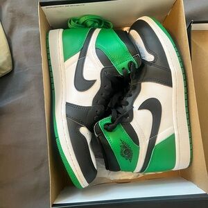 Nike Black and Green Retro